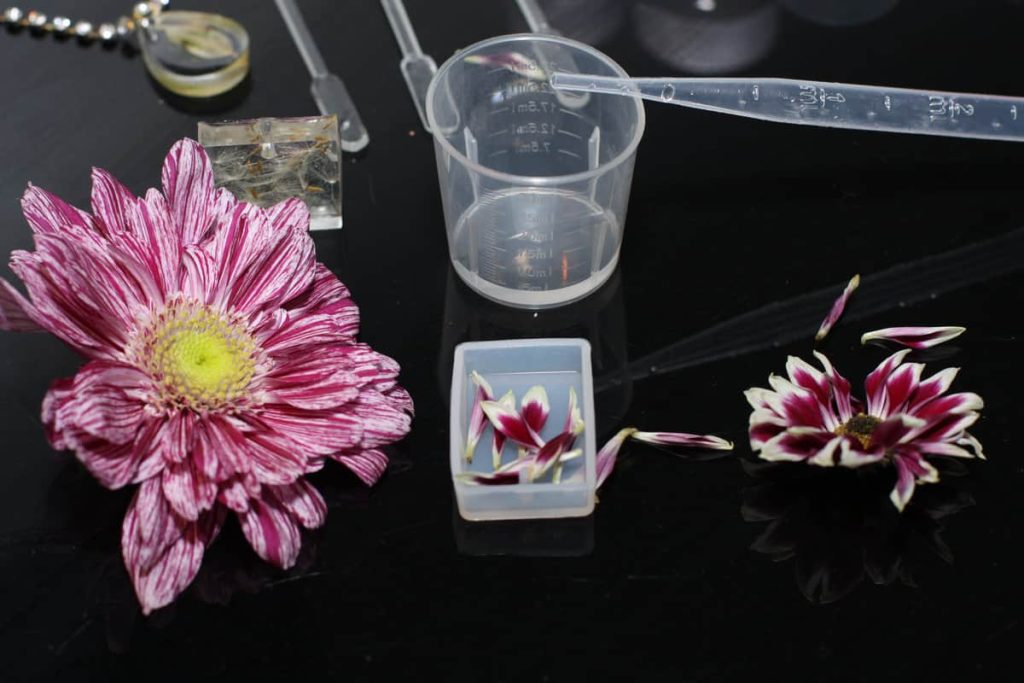 Master the Art of Preparing Flowers for Resin Projects 3 resin crafting purple flower